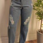 Calça wide leg jeans claro com Rasgo