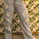 Calça Jeans azul clara detalhe barra