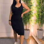 Vestido tricot canelado com fenda Lateral Preto